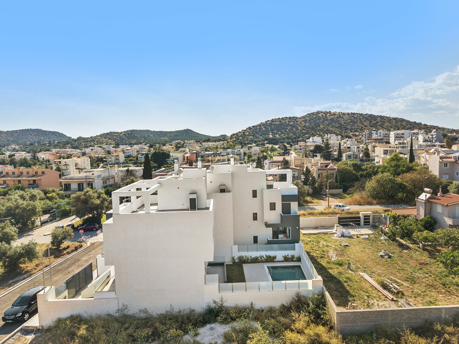 Aerial of the Vari property facing the sea