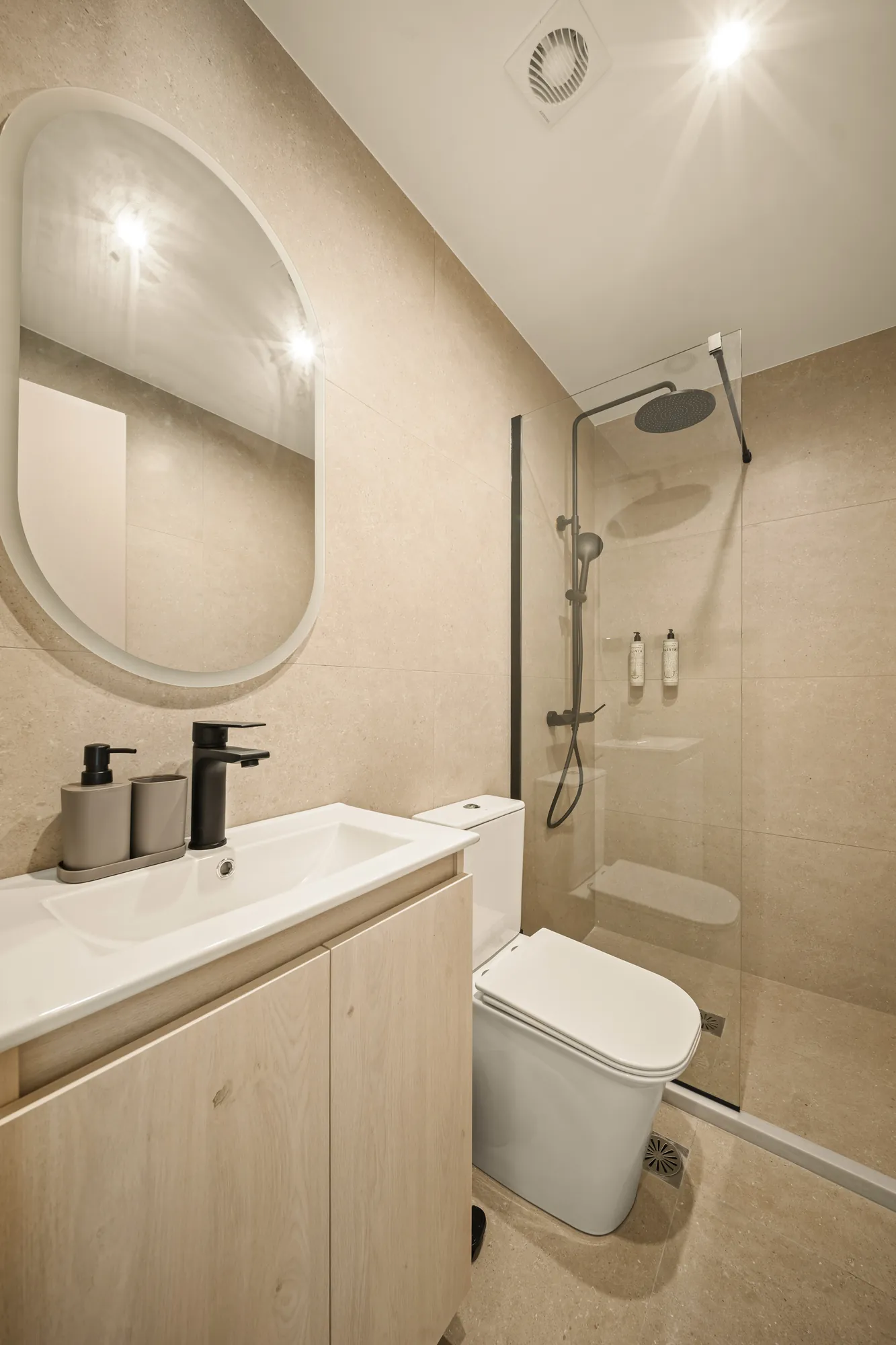 ORMOS Piraeus, the bathroom with the basin, the mirror and the shower