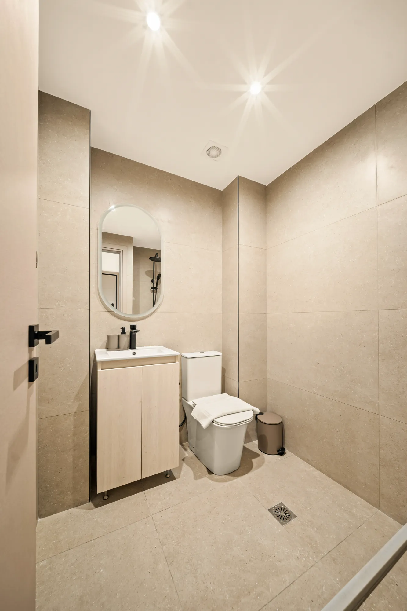 ORMOS Piraeus, the bathroom with the walk in shower