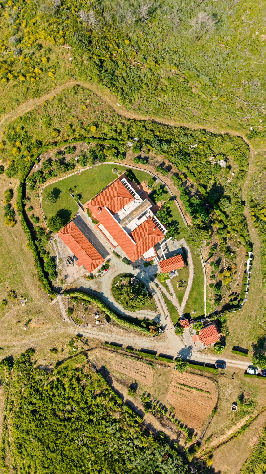 Verde Vista, top-down aerial of the estate and its cultivated land