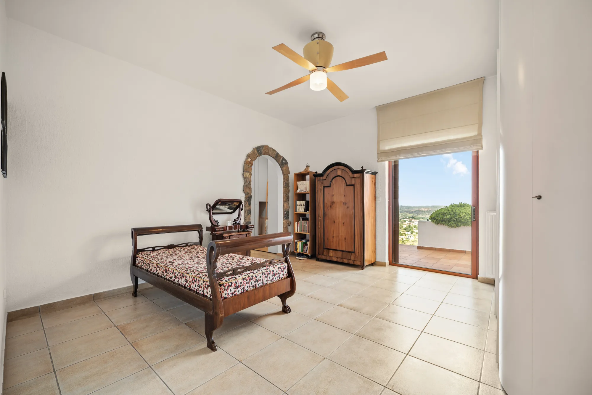 Verde Vista, bedroom with a garden outlook