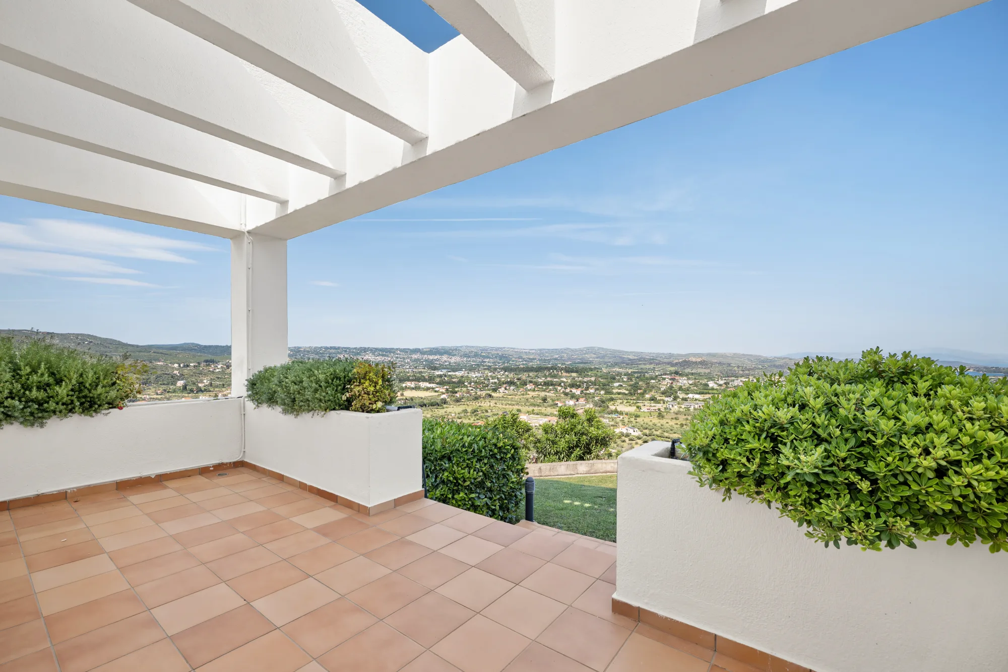 Verde Vista, covered terrace with a panoramic view over the plain